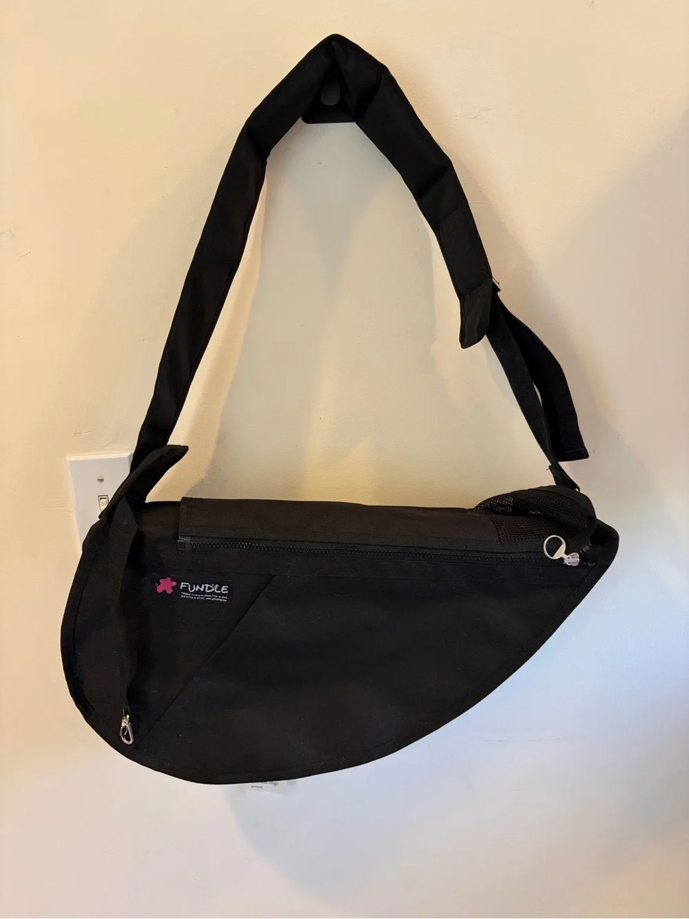 Black Hands-Free Pet Sling Carrier